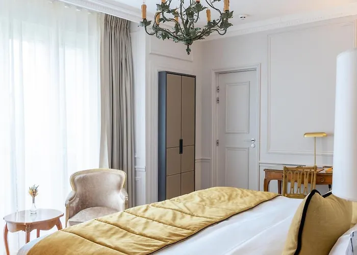 Lancaster Champs-elysées