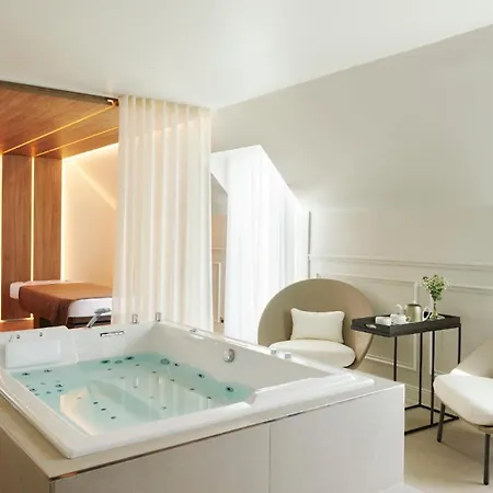 Hotel Lancaster Champs-elysées 5*