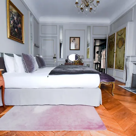 オテル ランカスター シャンゼリゼ パリ