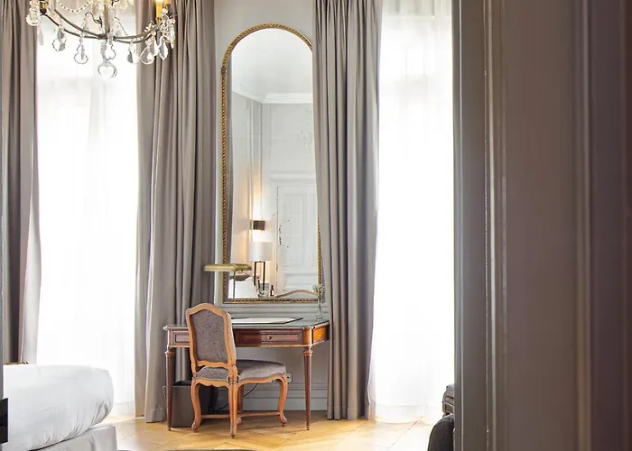 Hotel Lancaster Champs-elysees