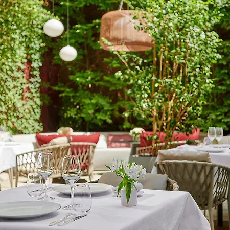 Отель Lancaster Champs-elysees