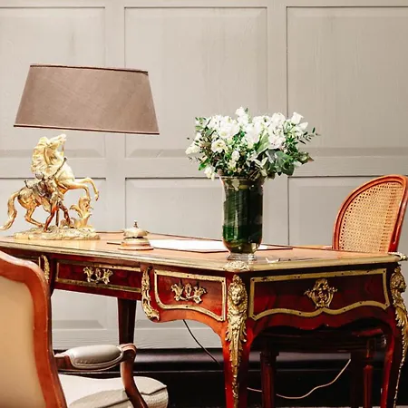 Отель Lancaster Champs-elysees